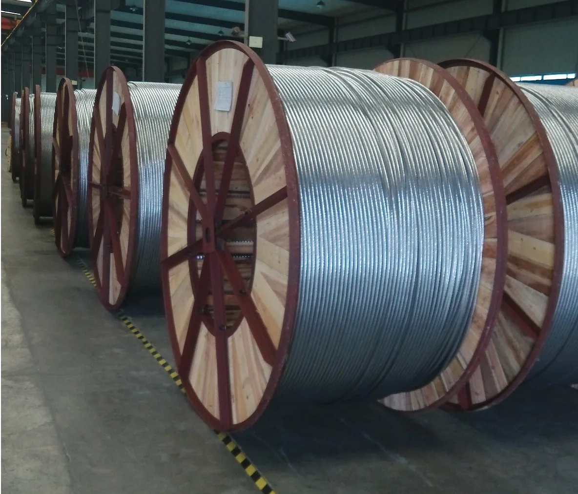 Overhead conductors and OPGW on wooden drums